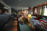 Tang's Hotel - breakfast