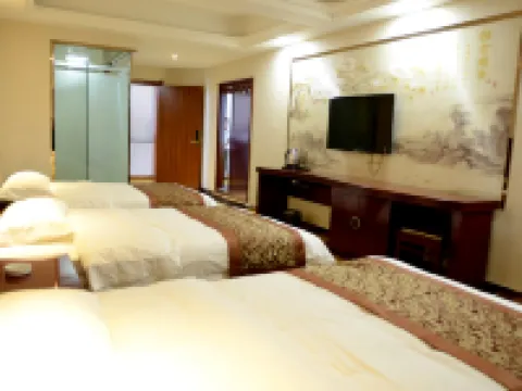 Colorful Danxia Tianyuan Hotel (Linze Railway Station) Hoteles en Condado de Linze