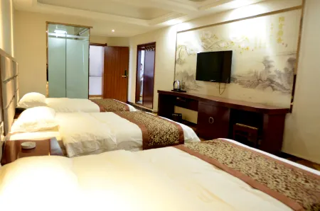 Colorful Danxia Tianyuan Hotel (Linze Railway Station)