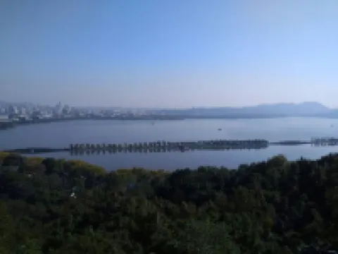 雅詩酒店（西湖湖濱定安路地鐵站店） 杭州酒店