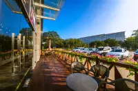 潮漫飯店(廣州蘿崗科學城神舟路地鐵站店) 廣東嶺南職業技術學院附近的飯店