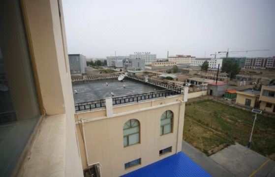 3. 골든 월드 인터..