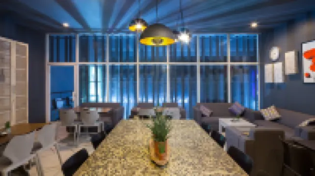 โรงแรมวี