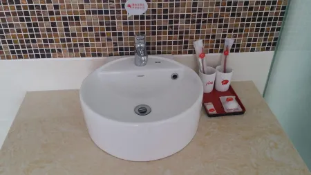 Shankee Hotel (Zanhuang Bus Station) Отели рядом с достопримечательностью «Jiunv Peak Scenic Area»