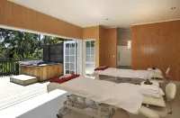 Wai Ora Lakeside Spa Resort Hotels in Hamurana