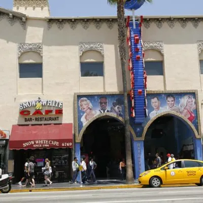 Hollywood Guest Inn Hotels near Guinness Museum