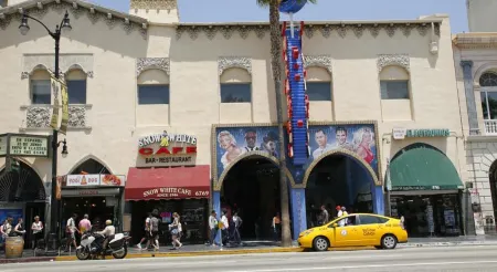 Hollywood Guest Inn Отели рядом с достопримечательностью «Museum of Death»