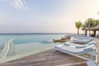 Hurawalhi Island Resort - Pool