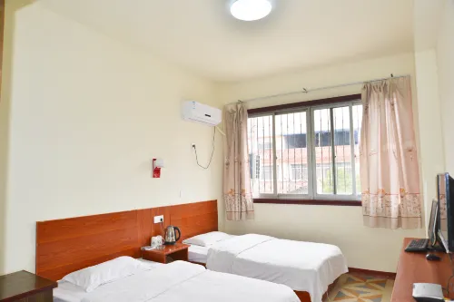 Warm Home Hotel (Nanyang Zhongjing Yinhe Times Square)