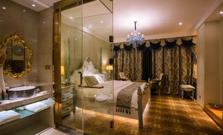 Aladdin Magical Holiday Hotel - Housity