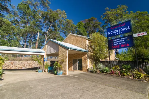 Sunshine Coast Motor Lodge Hotels in Tanawha