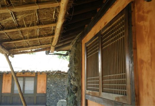 찬이네 초가집 펜션 이미지