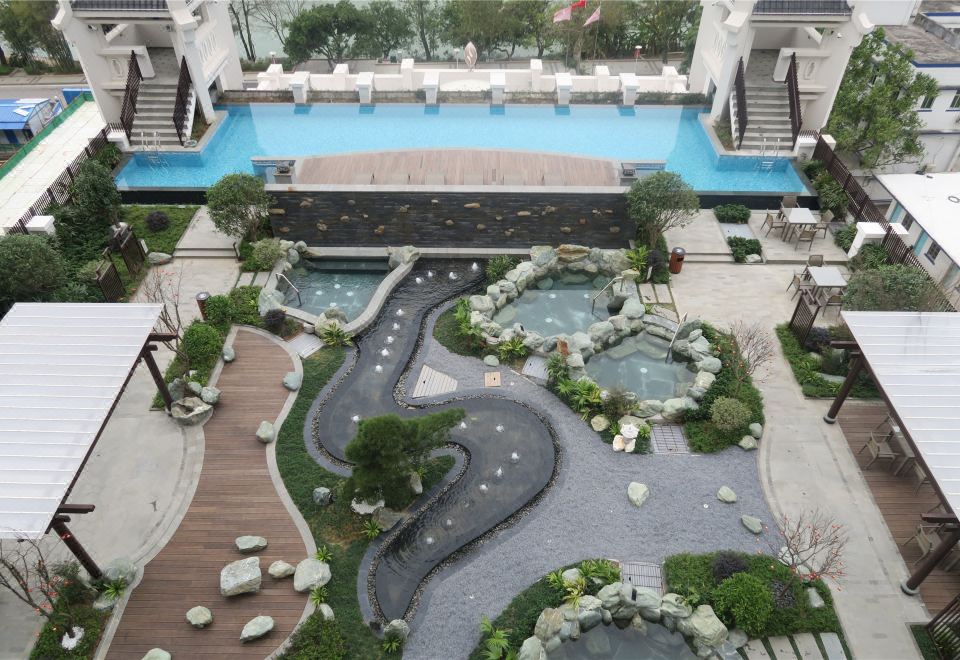 비촨 쿵중 핫 스프링 호텔