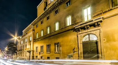 لاكشري رومز إتش 2000 روما Hotels near Capuchin Crypt