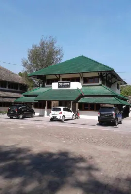 DS CoLive Marina Hotels near Anjungan Kabupaten Demak