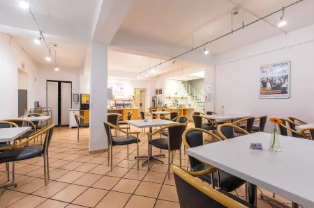 a&o Köln Hauptbahnhof Отели рядом с достопримечательностью «Кёльнская высшая школа музыки»