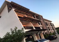 Villa's Day Hotels in Phlai Chumphon