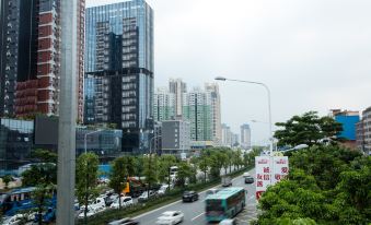 Lavande Hotel (Shenzhen North Railway Station Bantian Metro Station)