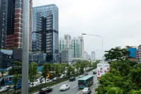 Lavande Hotel (Shenzhen North Railway Station Bantian Metro Station) Hotels in Bantian and Pinghu