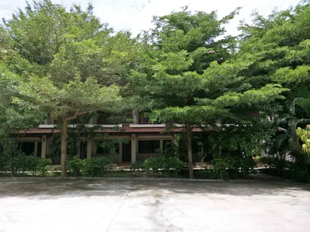 Green Park Boutique Residences