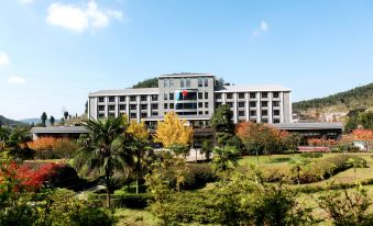 Jindaoxia Liangjiang Holiday Hotel - Hizvo