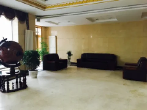 Jinlu Hotel (Heihe Zhongyang Street Shop)