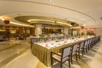 Jiuquan Hotel - parking