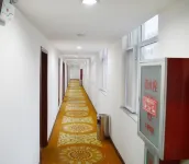 Far East Business Hotel (Zhoukou Wuyi Cultural Square Passenger Transport Center Station) - Parkering