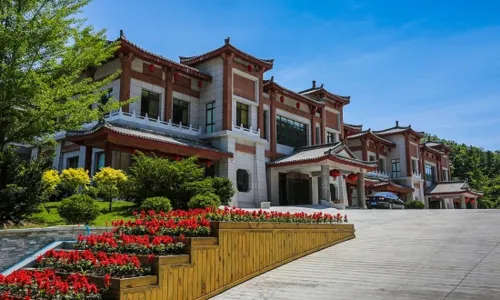 Phoenix Mountain Hotel