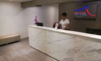 Lucky House Khaosan