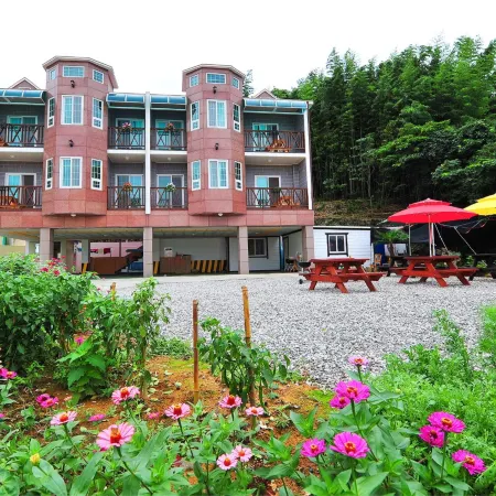 Geoje Island Mori Pension (Private BBQ)
