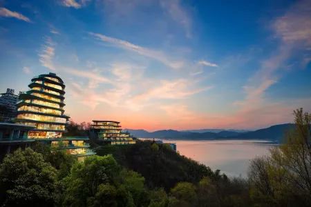 Huangshan Taiping Lake Pine cone Hotel Отели рядом с достопримечательностью «Dongtianwan Scenic Spot»