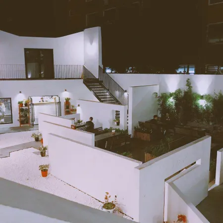 Hidden Garden International Youth Hostel - Shanghai Oriental Pearl Lujiazui Branch