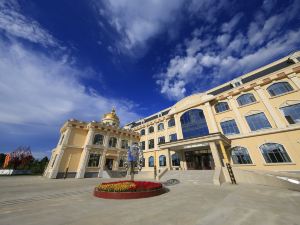 Blue Peacock Hotel