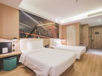 上海国际旅游度假区秀沿路亚朵酒店 - 高级双床房