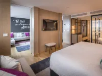 M Social Hotel Auckland Hotels near كوينز وارف