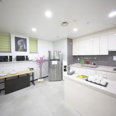 Inn the City Business Hotel Отели рядом с достопримечательностью «Корейский технологический центр»