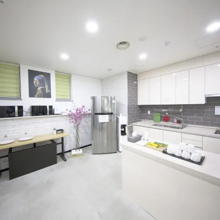 Inn the City Business Hotel Отели рядом с достопримечательностью «Ресторан Sushi Koji»