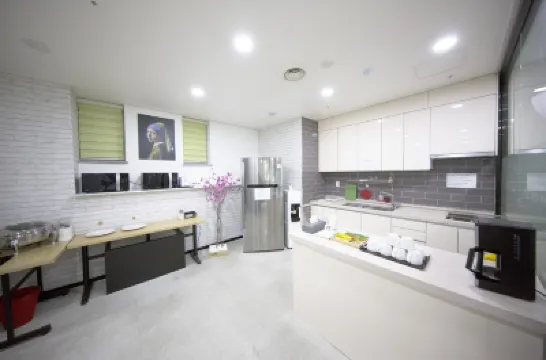 โรงแรมธุรกิจอินน์ เดอะ ซิตี้ โรงแรมใกล้สถานียอกซัม