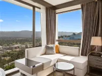 Sheraton Universal Hotels near Universal City