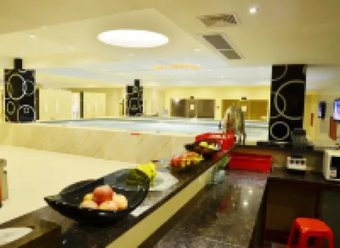 開平煌冠假日酒店