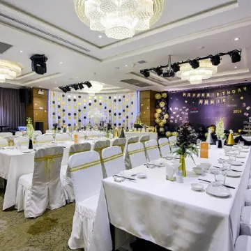 Athena Hotel Отели рядом с достопримечательностью «Парк Dam Sen»