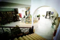 Yixuan Hotel (Zhoukou Passenger Transport Center Station)