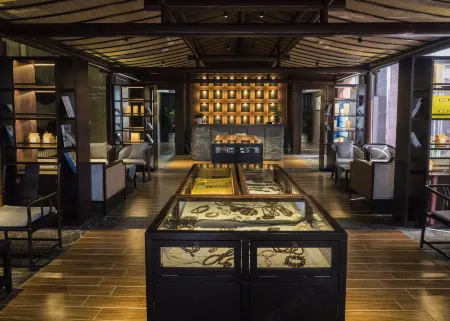 Tianxiachan Hotel Отели рядом со станцией Huangmei Railway Station