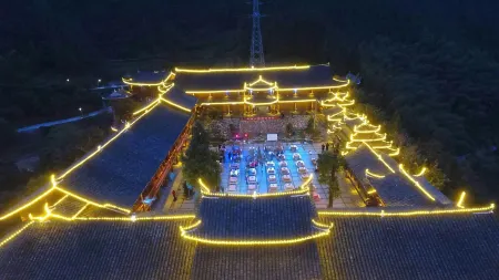 Fengxiang Yaozhai Hotel