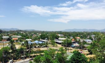 Top Floor @ Surin Gate Phuket