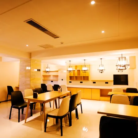 City Comfort Inn (Yanji Pedestrian Street Qiansheng Shopping Plaza)