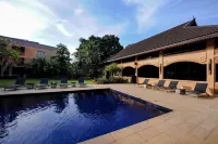 Holiday Garden Hotel & Resort - Pools