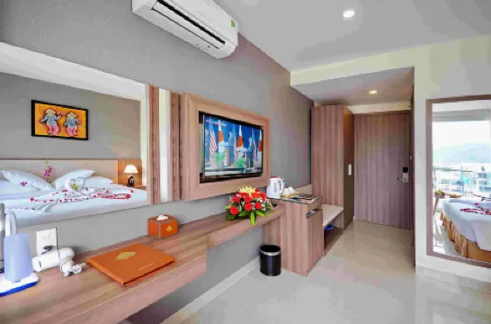 Rigel Hotel Отели рядом с достопримечательностью «Хон Там»