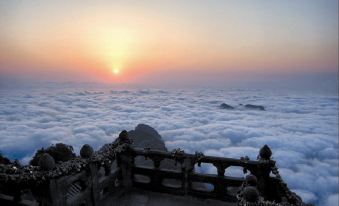 Wudang Mountain Golden Top View Tower (Golden Ding Scenic Area)